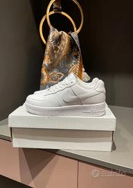 Nike Air Force 1 bianche 42 nuove.