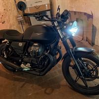 Moto Guzzi V7 Stone IV 850 ottobre 2023