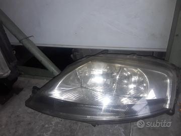 FARO ANTERIORE SINISTRO CITROEN C3 2Â° Serie 96826