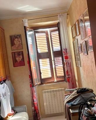 Centocelle-pentalocale con balcone e posto moto