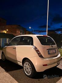 Lancia ypsilon 2011 ELLE