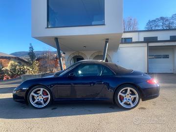 Porsche 911 Carrera 4 Cabriolet