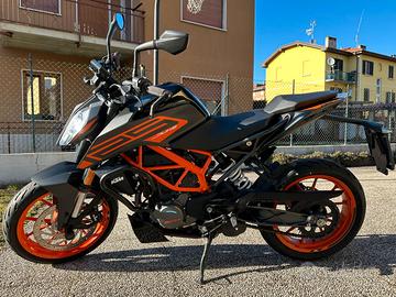 KTM Duke 125 ABS 2021 • 8150 km • Arrow • Perfetta