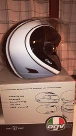 Casco AGV 2025