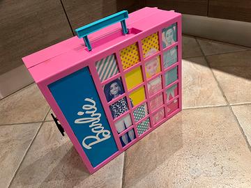 Armadio di Barbie