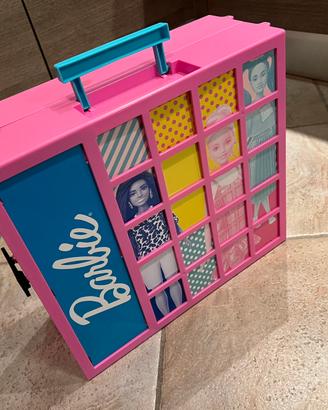 Armadio di Barbie