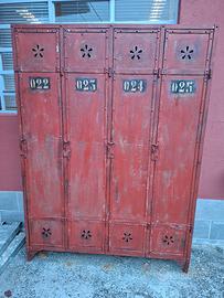 armadietto industriale vintage 