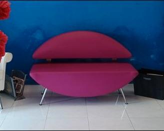 divanetto arredamento negozio o casa 