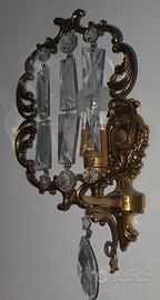 Coppia d'applique in ottone e cristallo