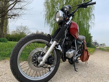 Suzuki Gn250