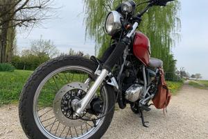 Suzuki Gn250