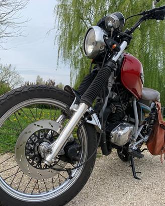 Suzuki Gn250