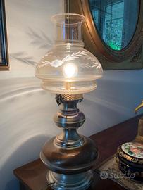 Lampada da appoggio in argento e vetro lavorato