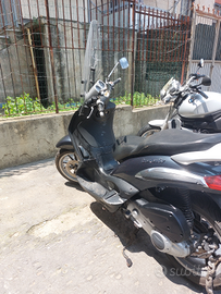 Beverly 200 anno 2003