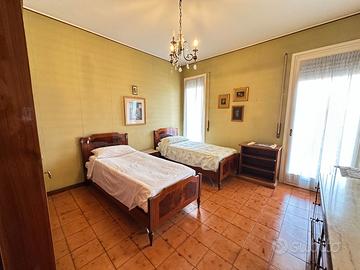 Camera - 2 letti singoli e armadio