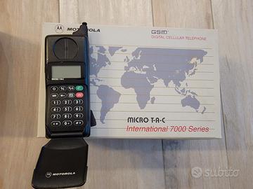 Cellulare motorola 7000 series