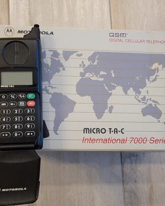 Cellulare motorola 7000 series