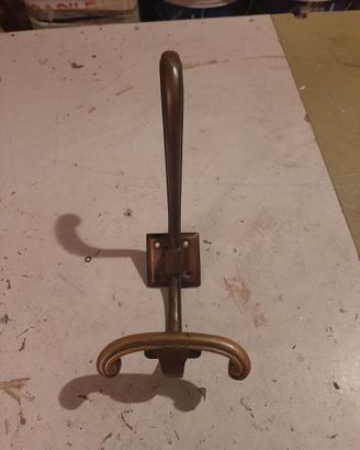 Appendiabiti in ottone antico