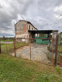 Rustico con progetto approvato