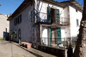 Terratetto indipendente in ristrutturazione