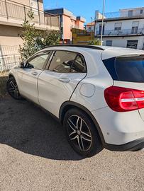 Mercedes GLA 200 x156 Night Pack