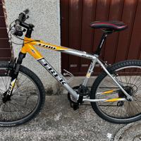 MBT Trek 3700