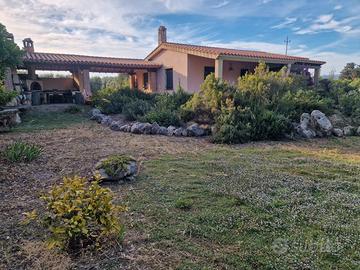 Tenuta agricola, Villa, Casa rurale