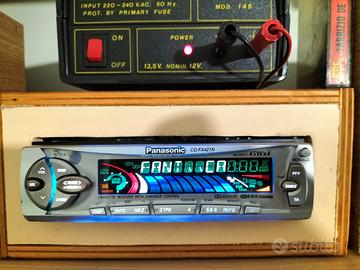Autoradio Panasonic CQ-FX421N con lettore cassette