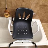 Sedia girevole per vasca da bagno per anziani