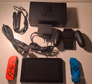 Console Nintendo Switch + Accessori