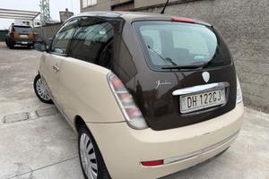 Lancia Ypsilon 1.2 benzina euro4 bicolore