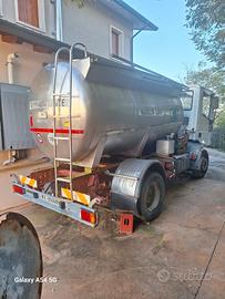 Camion Eurocargo con cisterna