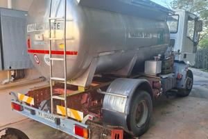 Camion Eurocargo con cisterna