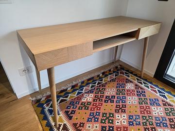 Scrivania color rovere con due cassetti 140x60 cm