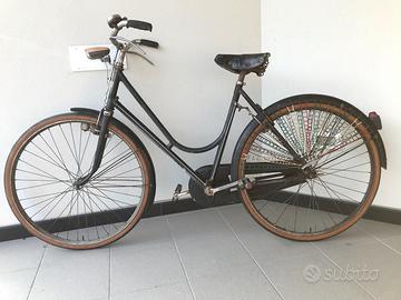Antica bicicletta da donna