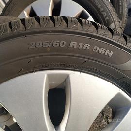 Cerchi in lega originali Audi A3 e gomme invernali