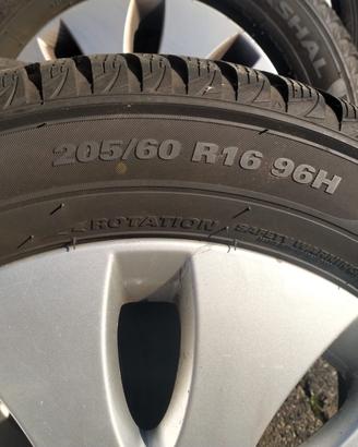 Cerchi in lega originali Audi A3 e gomme invernali