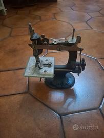macchina da cucire vintage
