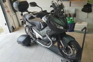 Honda x-adv 750