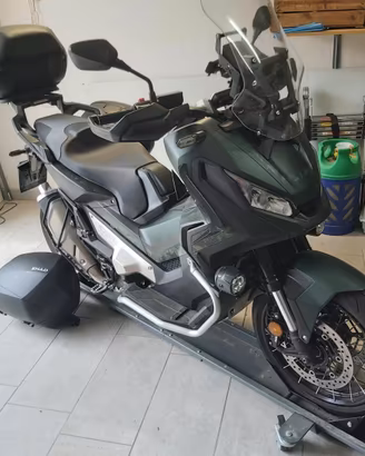 Honda x-adv 750