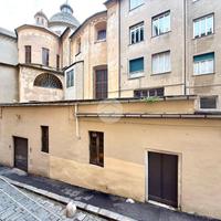 4 LOCALI A GENOVA