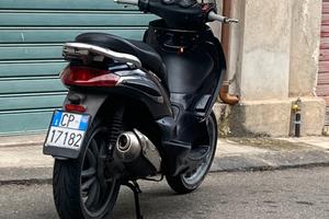 Beverly 250