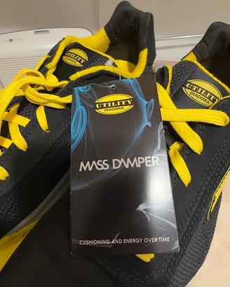 Scarpe antinfortunistiche nuove