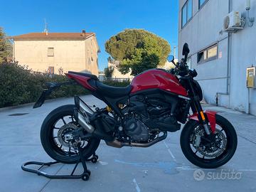 DUCATI Monster 937
