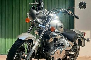 Suzuki intruder 250