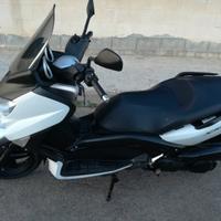 Yamaha Xmax 250 