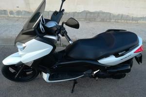 Yamaha Xmax 250 