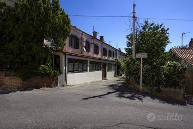 Appartamento in Villa Bifamiliare a Campanelle