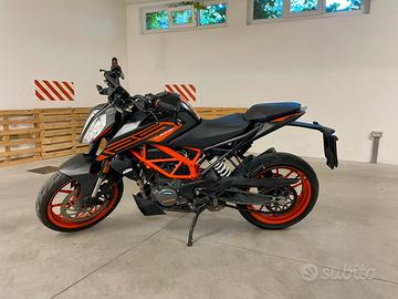 KTM Duke 125