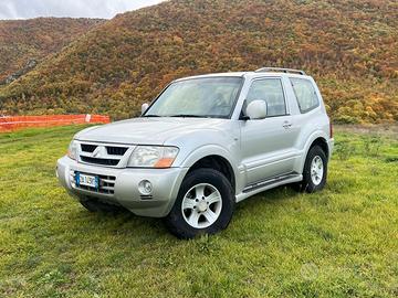 Mitsubishi Pajero V60 3.2 DiD